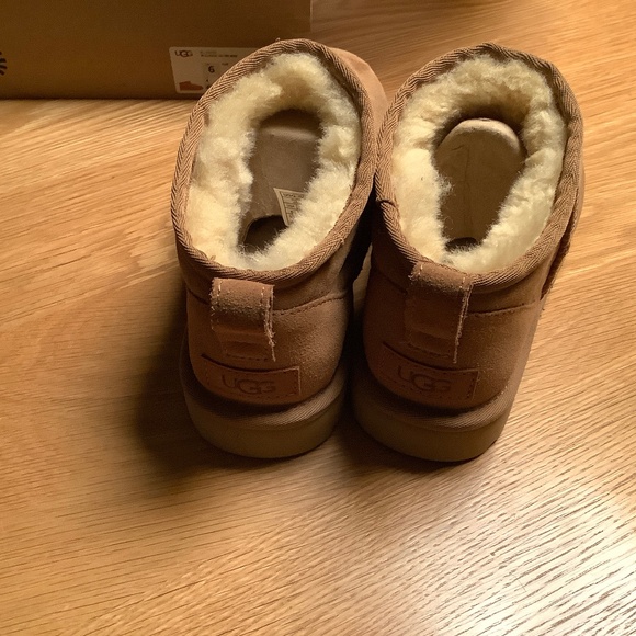 Ugg classic ultra mini women’s size 6 chestnut - Picture 1 of 5